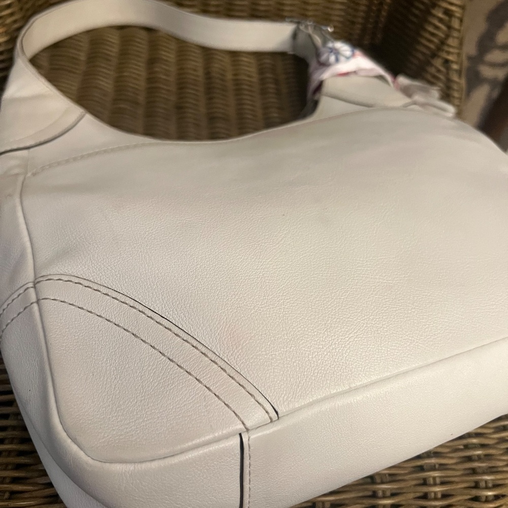 Coach Hampton White leather hobo with tassel - Picture 3 of 10